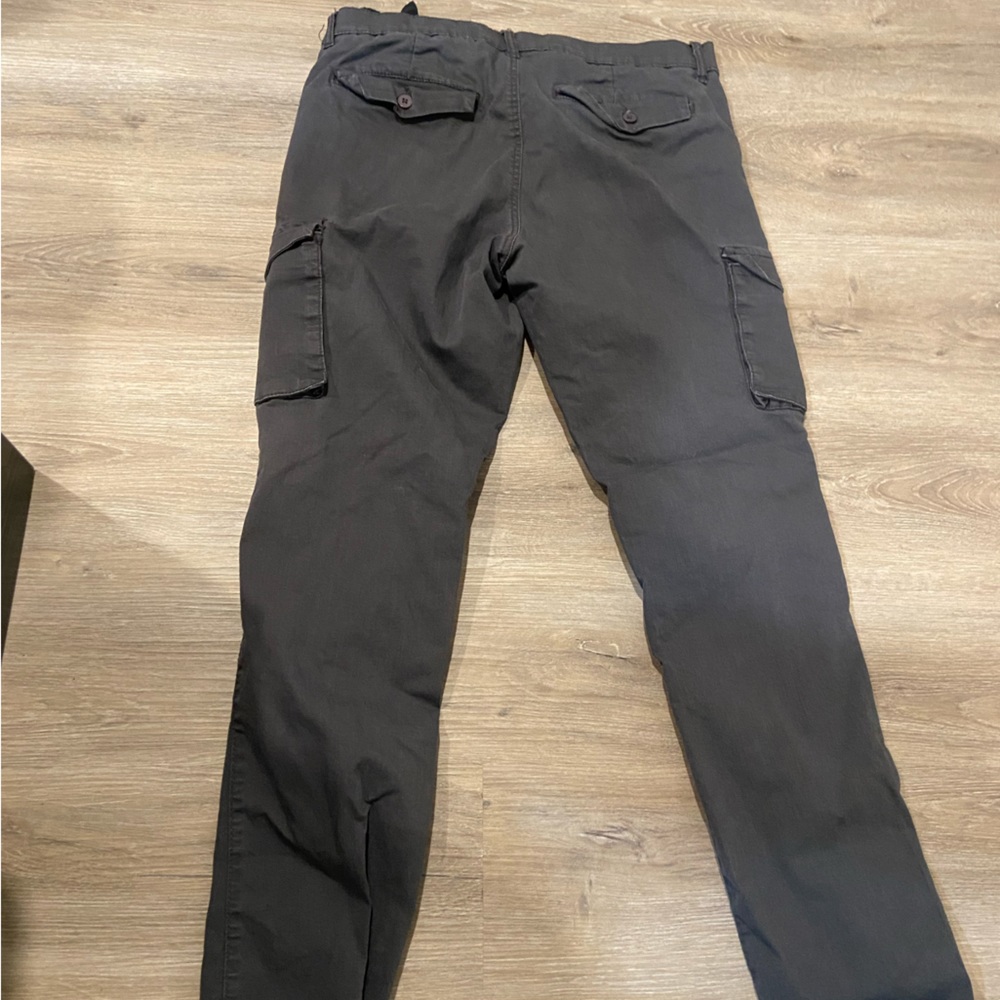 Grey cargo pants, 34 waist - Picture 2 of 2